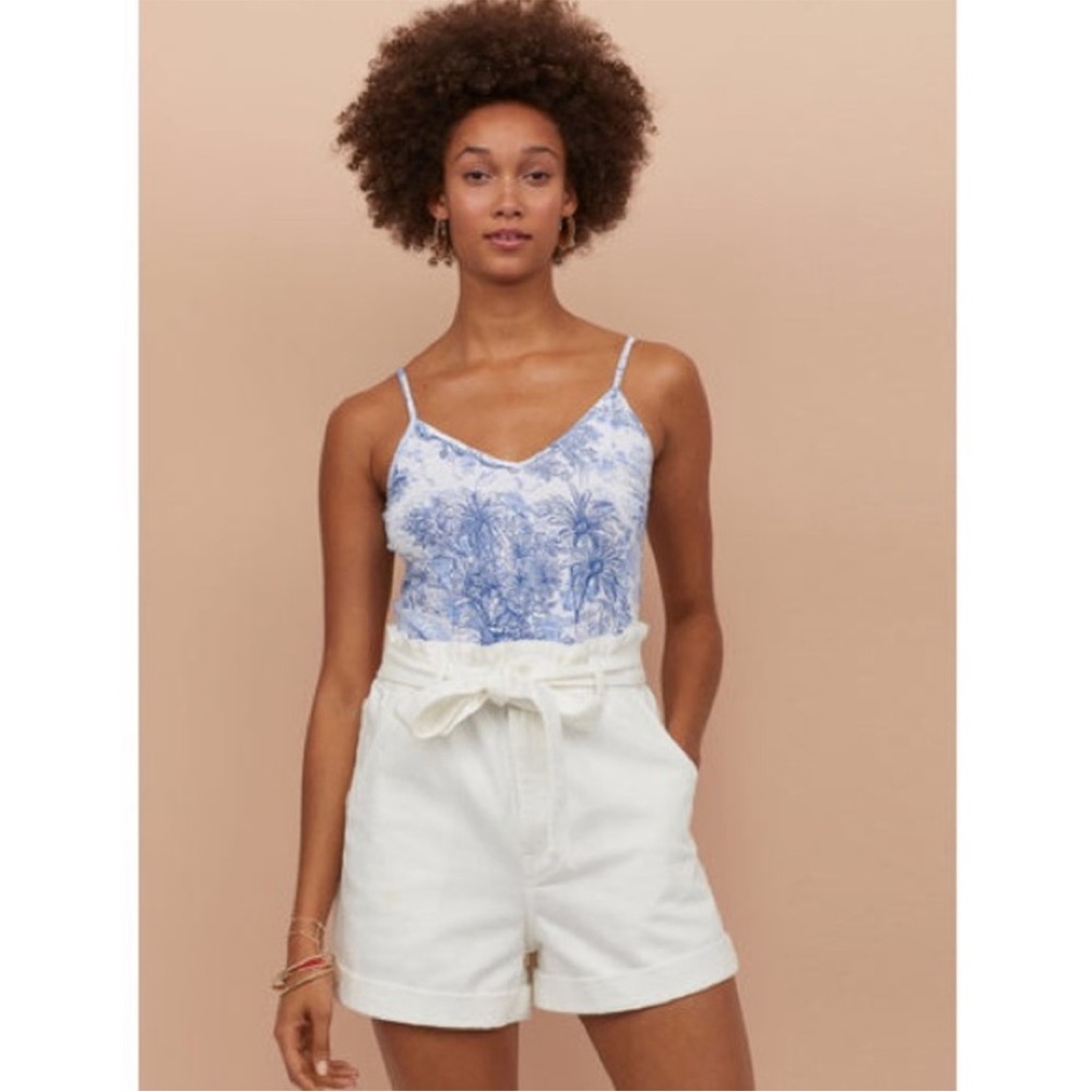 H&M high waisted paper bag belted white denim euro summer casual shorts size 2